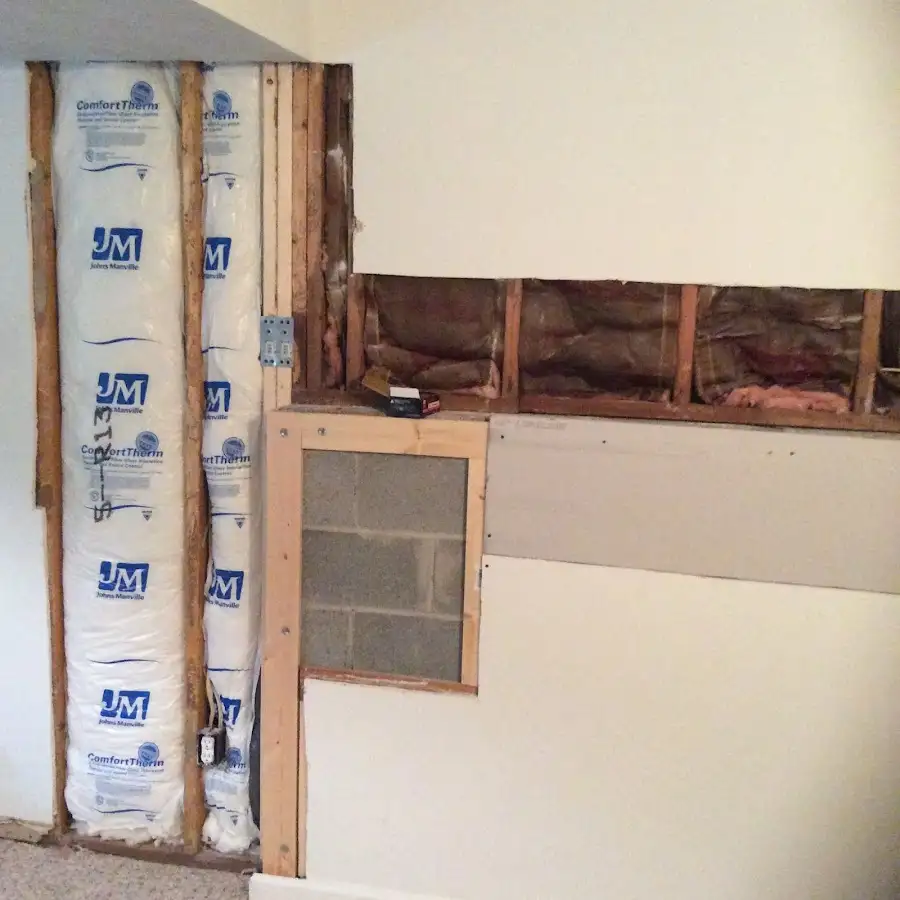 Wall insulation replacement during Structural Drying in White Oak